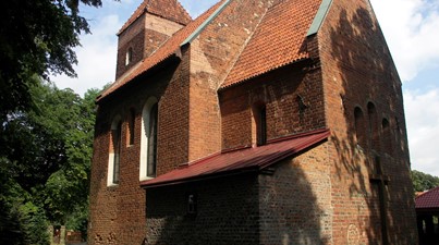 Warto zwiedzić późnoromański „kobyli kościół” w Rokiciu