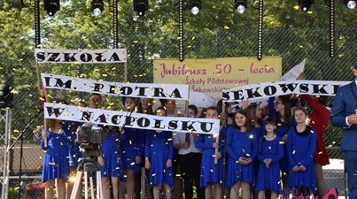Społeczność szkoły w Nacpolsku podziękowała Bogu za 50 lat swojej działalności