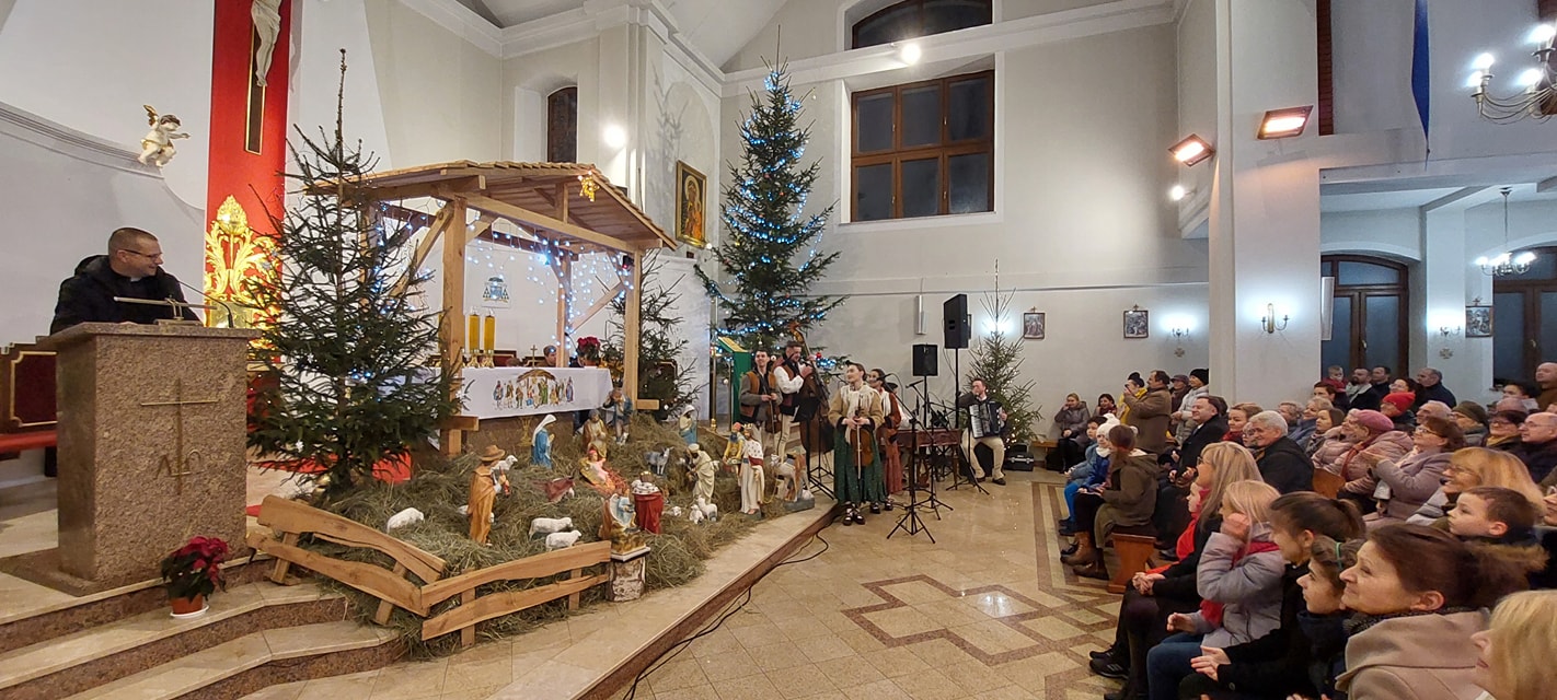 Kolędowanie z Kapelą Huzary w parafii Miłosierdzia Bożego w Skępem