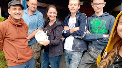 Wolontariat ŚDM w Dobrzyniu nad Drwęcą  remontuje dom ubogiej rodzinie