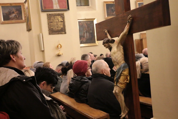 Relikwie bł. Rodziny Ulmów w Sanktuarium Matki Bożej w Czerwińsku