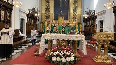 Msza św. z biskupem Romanem Marcinkowskim w Bazylice Świętego Krzyża w Warszawie w 100. rocznicę powstania Legionu Maryi