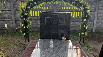 Poświęcenie pomnika-grobu dzieci utraconych w Pokrzywnicy