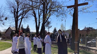 W parafii św. Józefa w Makowie Mazowieckim stanął krzyż morowy