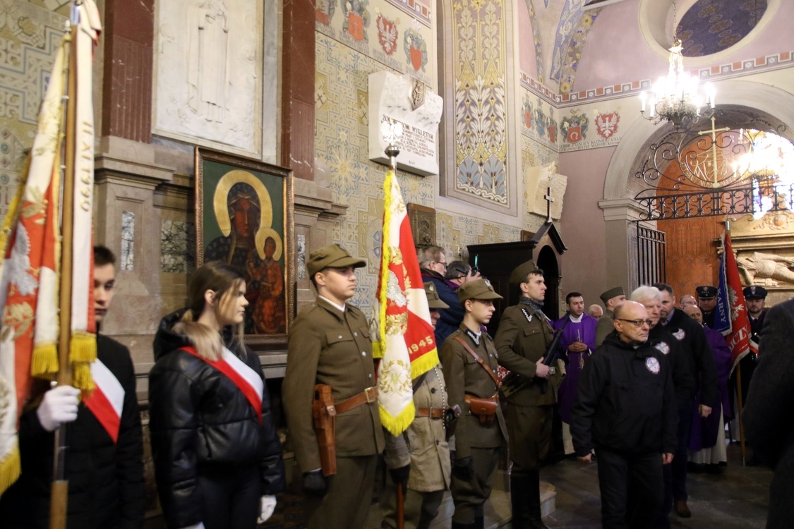 Płock. Wybrali honor